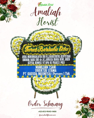 Papan Bunga Duka di Pager Agung